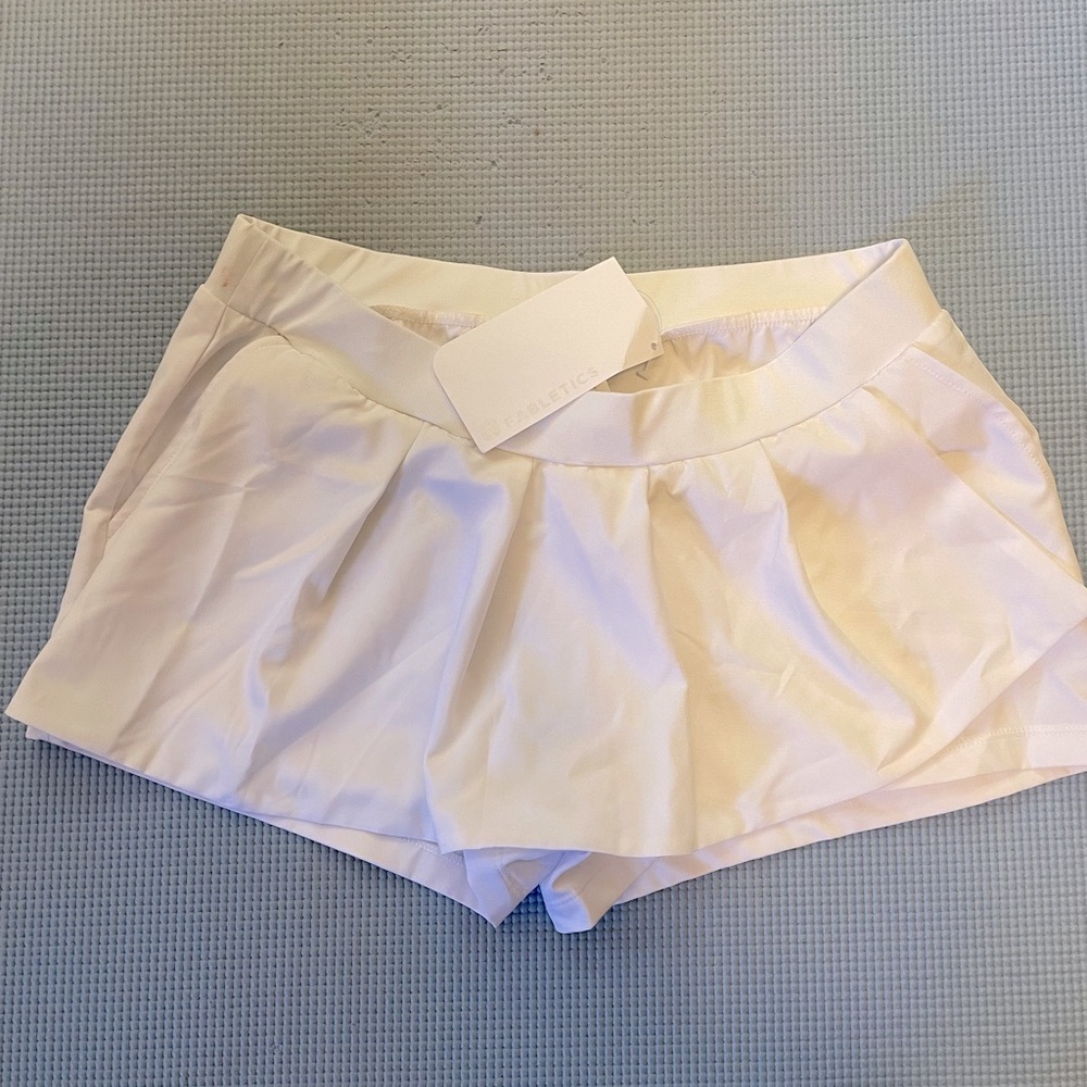 🎾NWT White Pleated Skort (S) 🎾